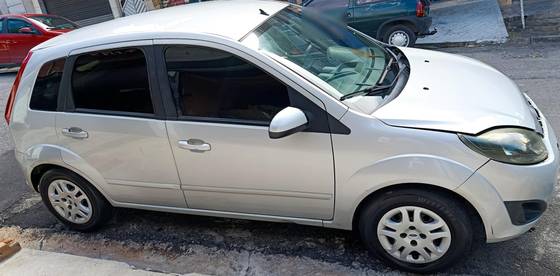 FORD FIESTA 1.0 ROCAM 8V FLEX 4P MANUAL FORD FIESTA 1.0 ROCAM 8V FLEX 4P MANUAL